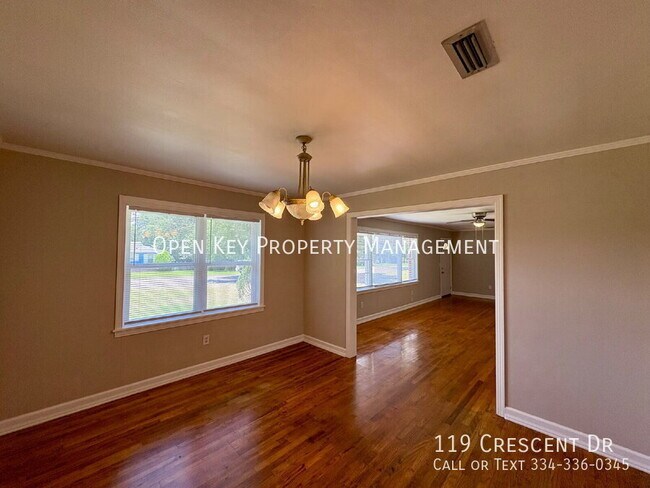 Building Photo - 119 Crescent Dr