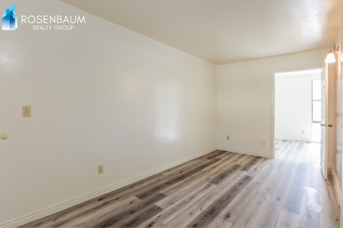 Building Photo - 770 N Dodge Blvd