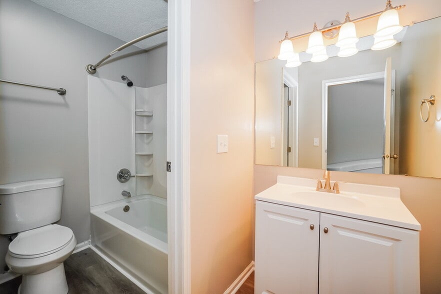 Building Photo - 5305 Frisco Dr