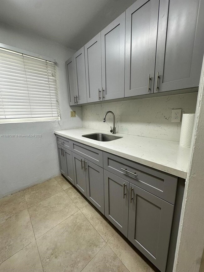 Building Photo - 3235 S Le Jeune Rd