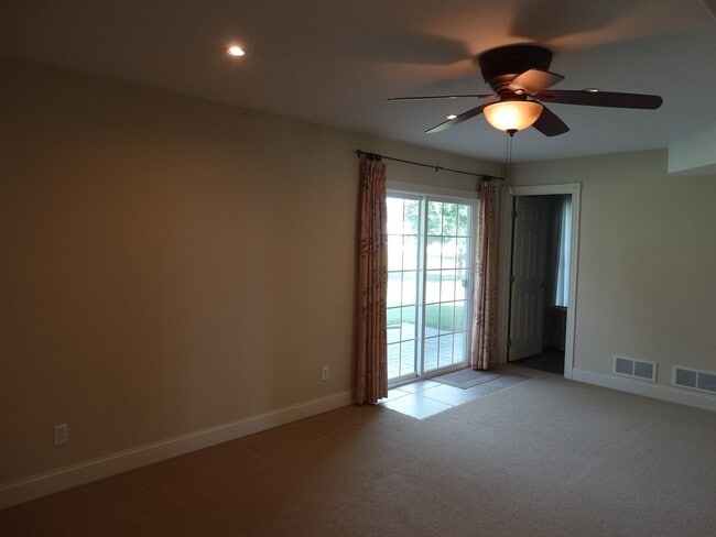 Building Photo - 602 Lynhurst Ave