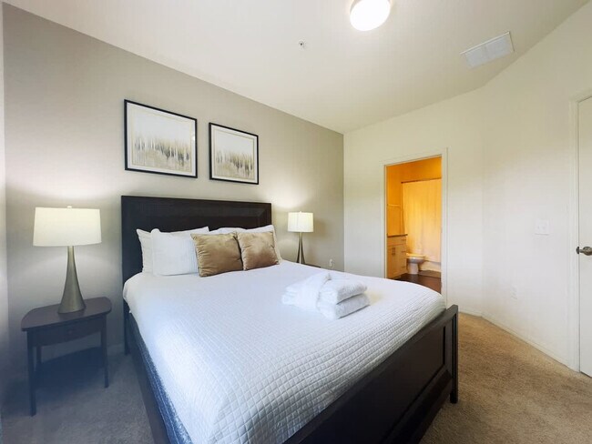 Building Photo - 8996 Silver Pl