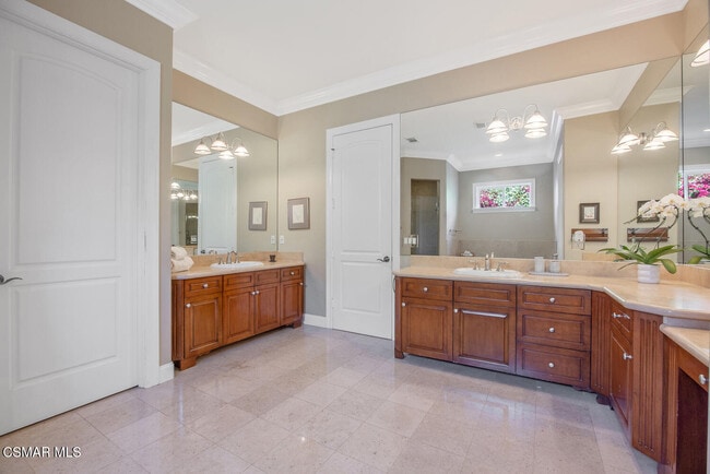 Building Photo - 758 Camino Dos Rios
