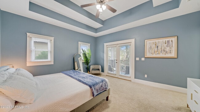 Building Photo - 128 E 9th St