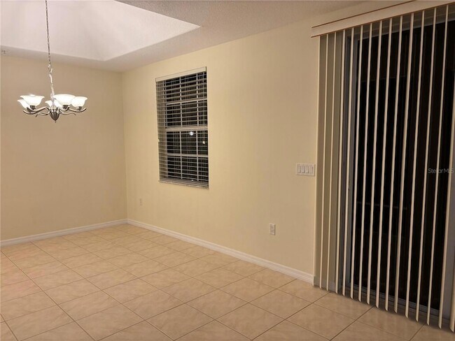 Building Photo - 3971 Square E Ln