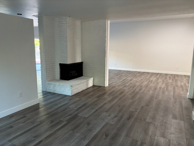 Building Photo - 2058 Steiger Ln