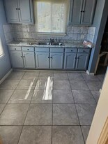 Building Photo - Knox Properties