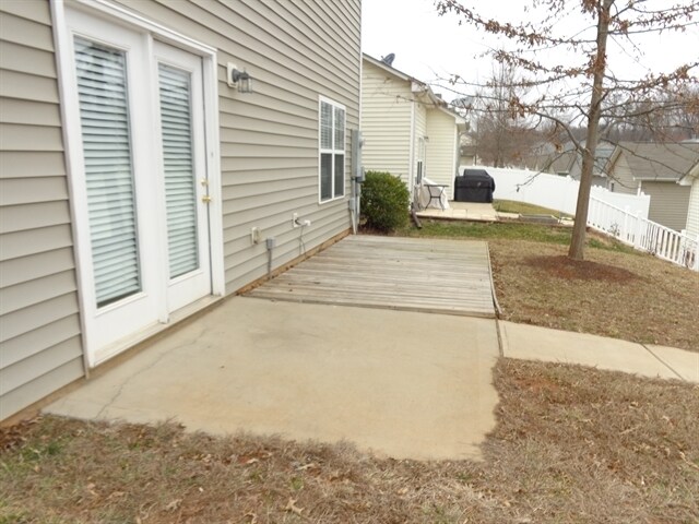 Building Photo - 9002 Glenashley Dr