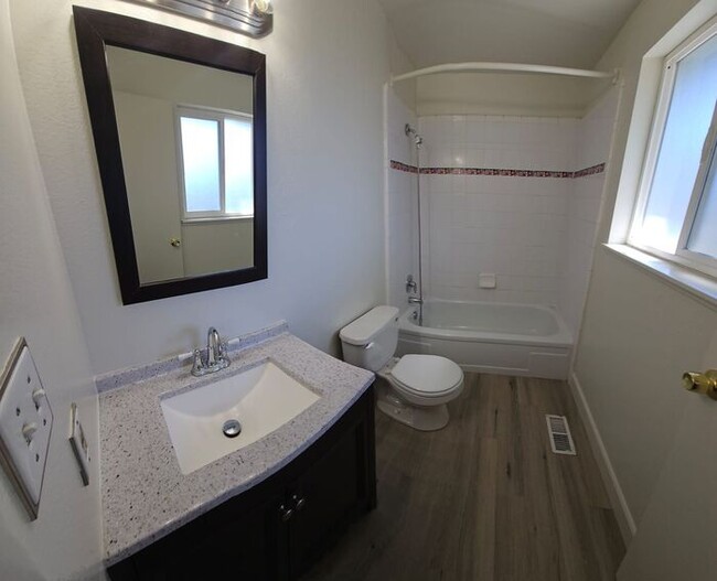 Building Photo - 3 Bedroom 2 Bath 2 Car Garage home in the ...