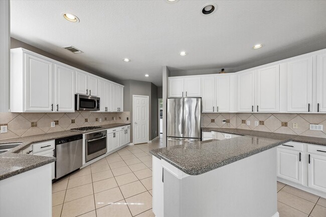 Building Photo - 13518 Via Chianti Ln