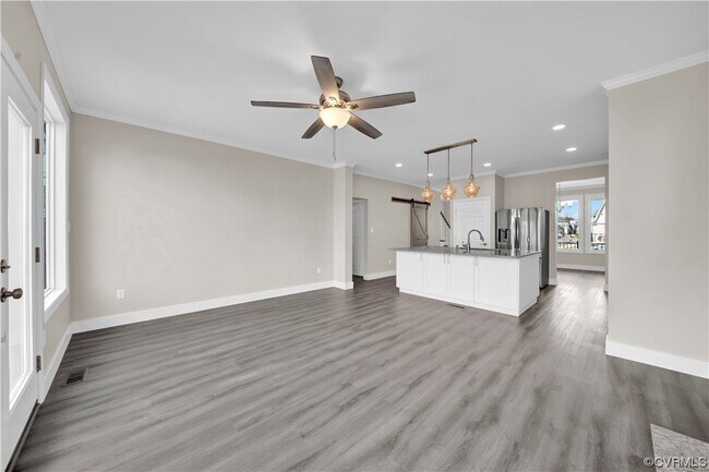 Building Photo - 15401 Adelay Ct
