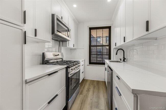 Building Photo - 1100 Grand Concourse