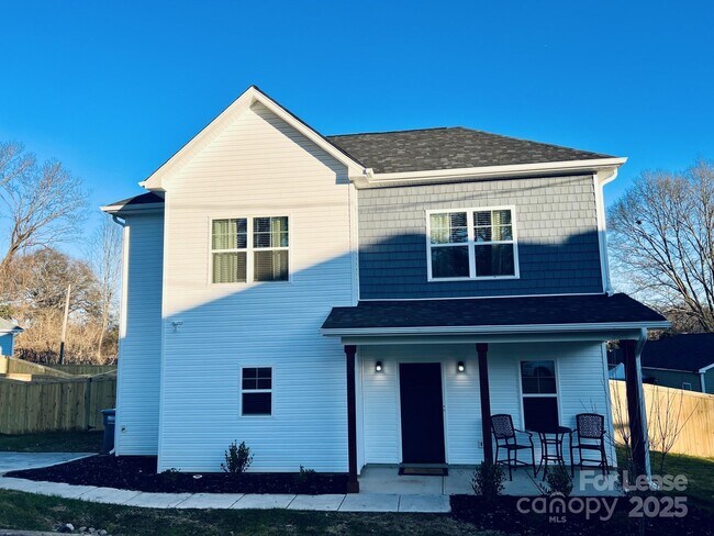 Primary Photo - 571 Reid St