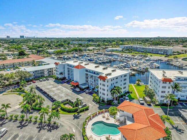 Building Photo - 29 Yacht Club Dr