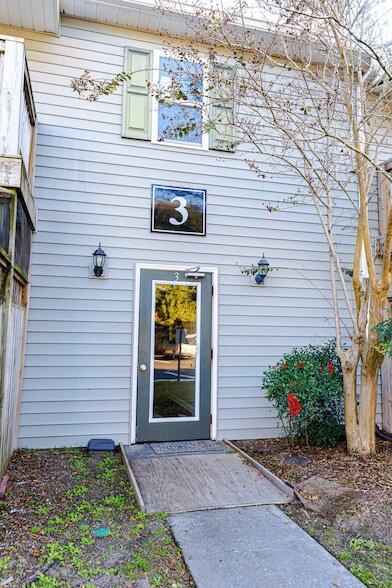 Building Photo - 1402 Camp Rd