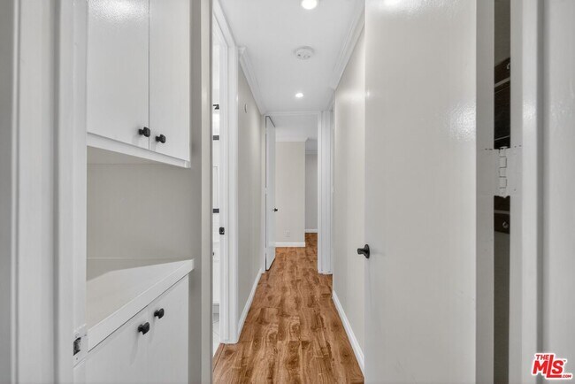 Building Photo - 5900 Canterbury Dr