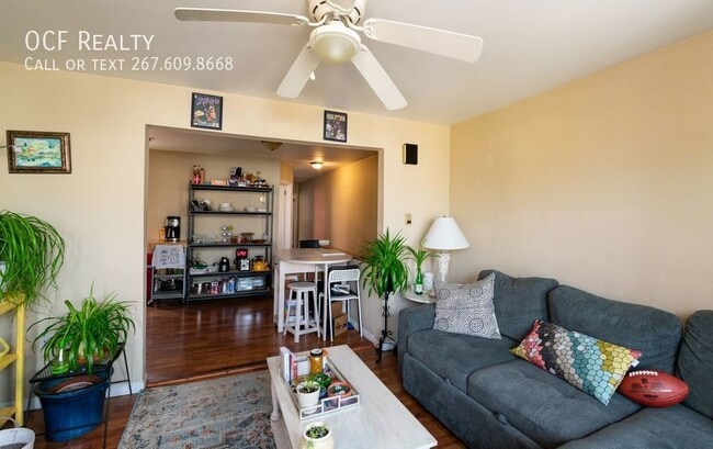 Building Photo - 2205 S 20th St