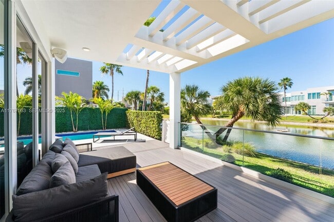 Building Photo - 10561 NW 67th Terrace