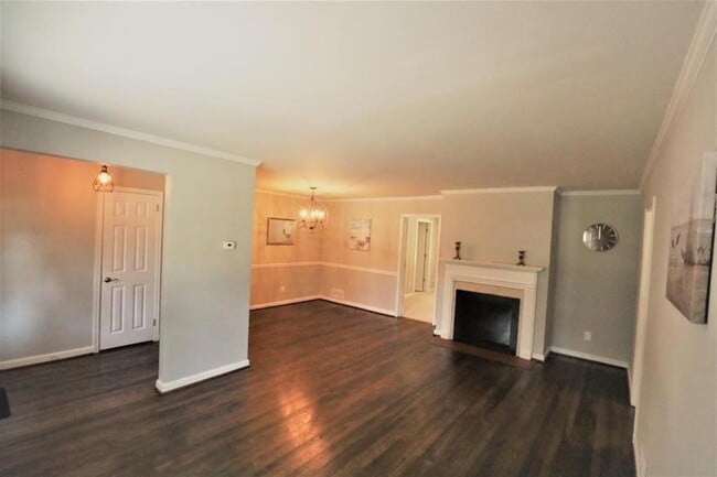 Building Photo - 6075 Harleston Rd NE