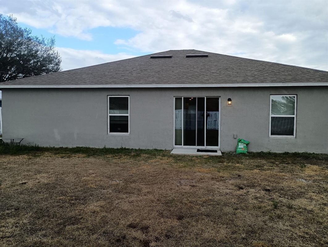 Building Photo - 357 SE Starfish Ave