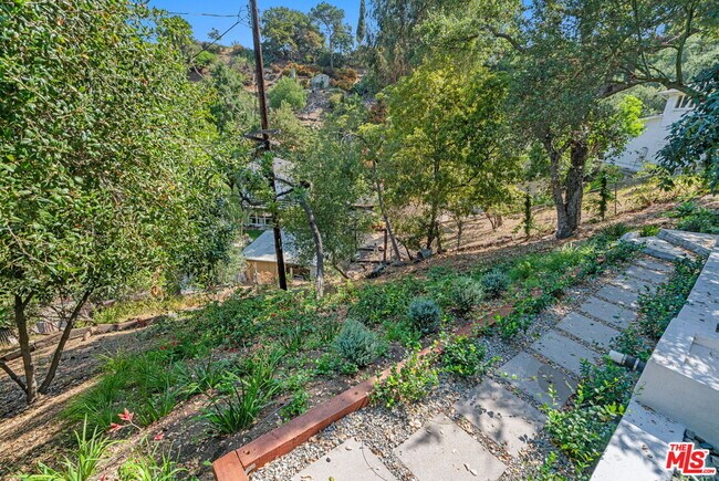 Building Photo - 3200 Oakley Dr