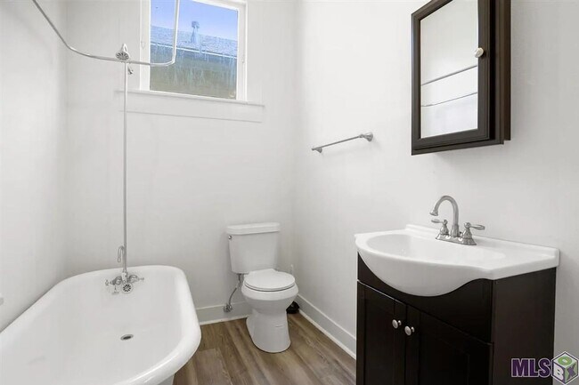 Building Photo - Charming 3 bedroom home in Historic Spanish Town