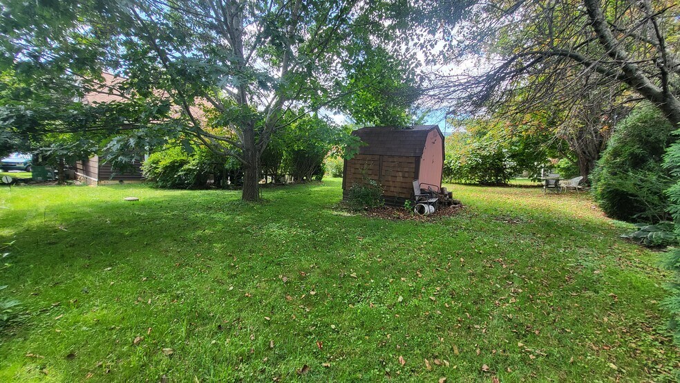backyard - 116 Faw Rowland St