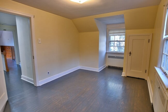 Building Photo - Beautiful Single Family in Bellevue Park