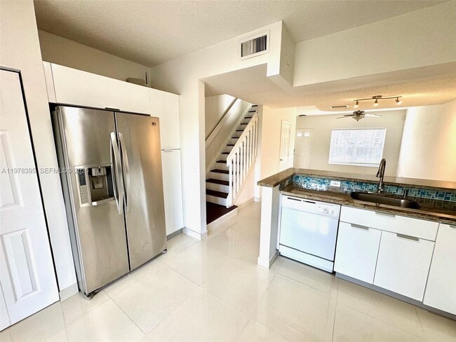 Building Photo - 44 Key W Ct