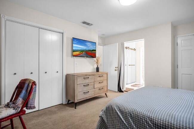 Building Photo - 6 month lease available now through March 2027