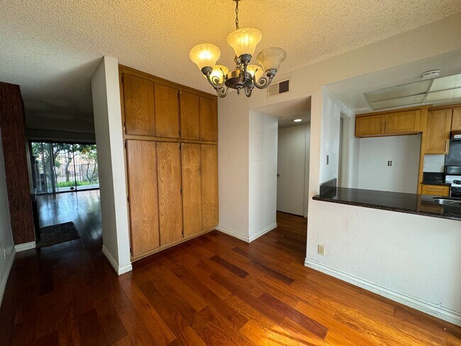 Building Photo - Available April 2026: 3 Bedroom, 2.5 Bathroom Townhouse with Attached Garage and Washer and Dryer...