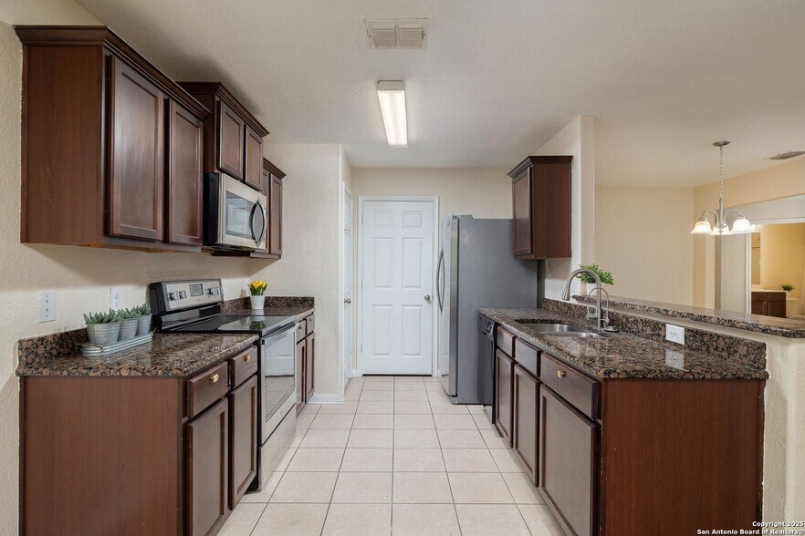 Building Photo - 6507 Luckey Square
