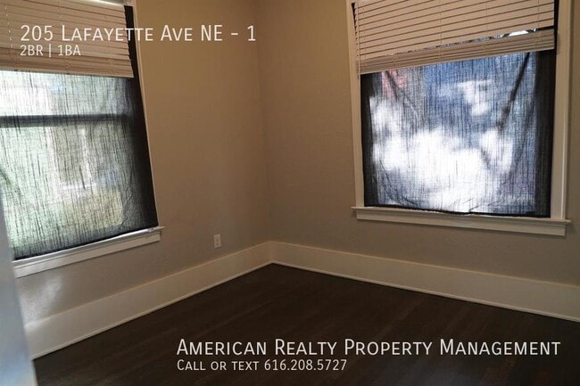 Building Photo - 205 Lafayette Ave NE