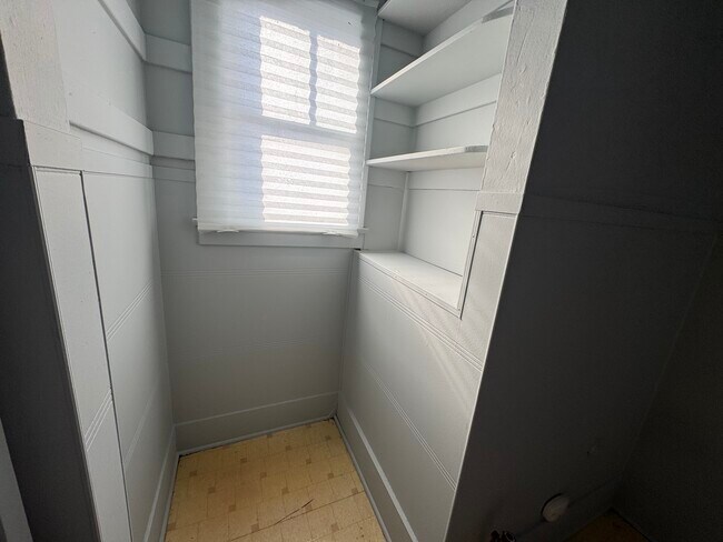 Building Photo - 24 Bremer Ave