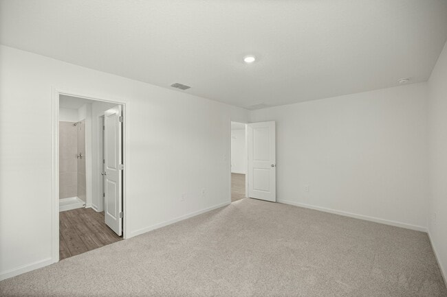 Building Photo - 3155 NE 38th St