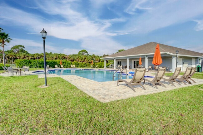 Building Photo - 5327 Vespera St