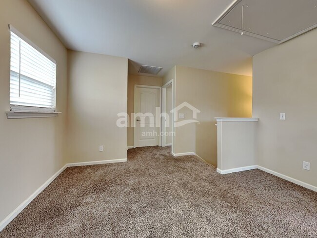 Building Photo - 3 Invierno Lake Dr