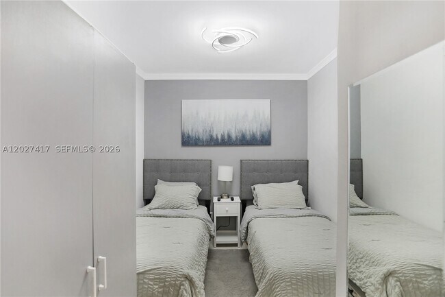 Building Photo - 4775 Collins Ave