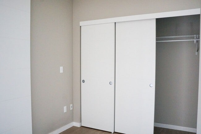 Building Photo - Corner 2nd Floor 1 Bdr w/Dishwasher, W&D, Condo Finishes!