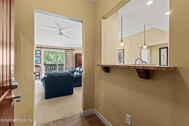 Building Photo - 945 Registry Blvd