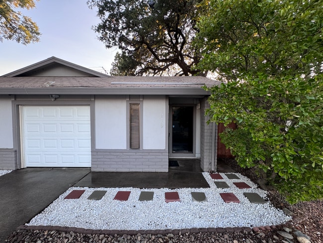 Building Photo - 5169
