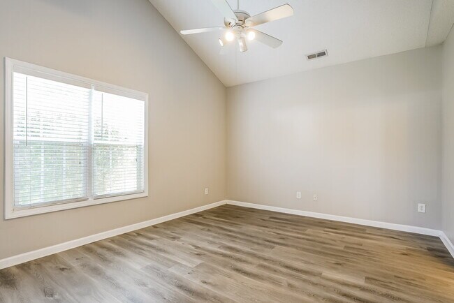 Building Photo - 108 Acropolis Pl