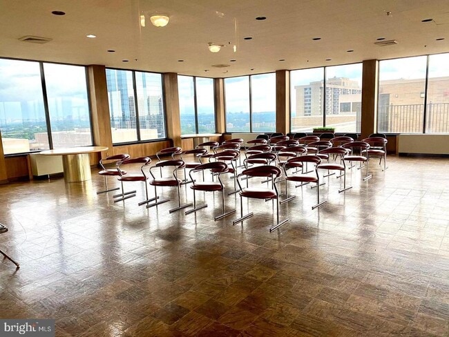 Building Photo - 3713 S George Mason Dr