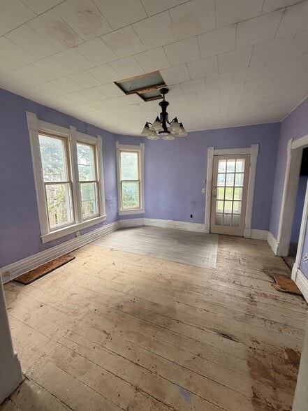 Building Photo - 235 S Whitesboro St