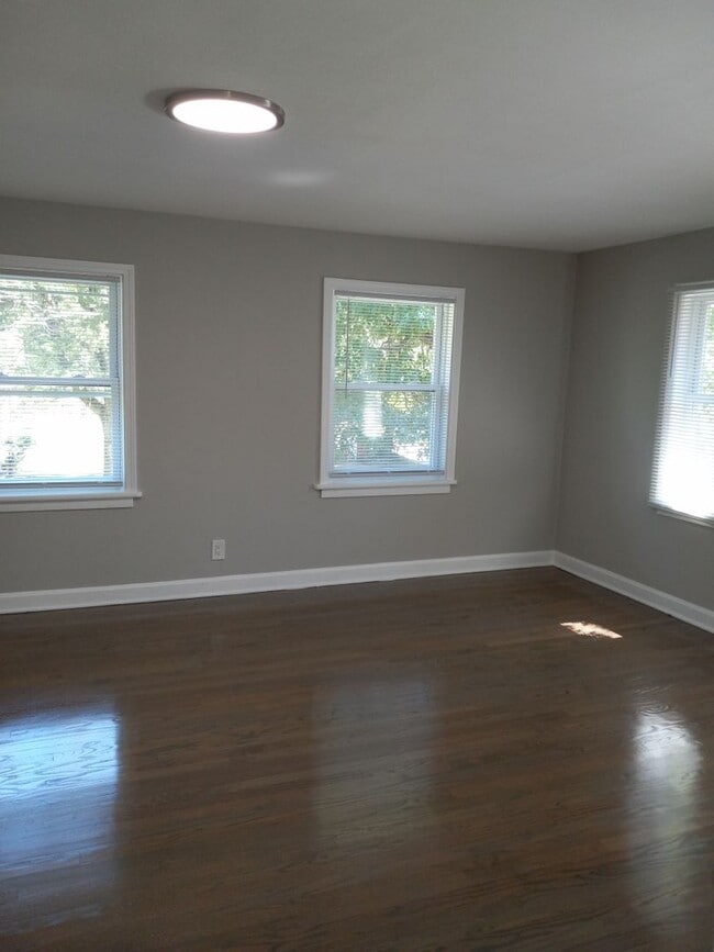 Building Photo - Spectacular 3-Bedroom Home in Gary!