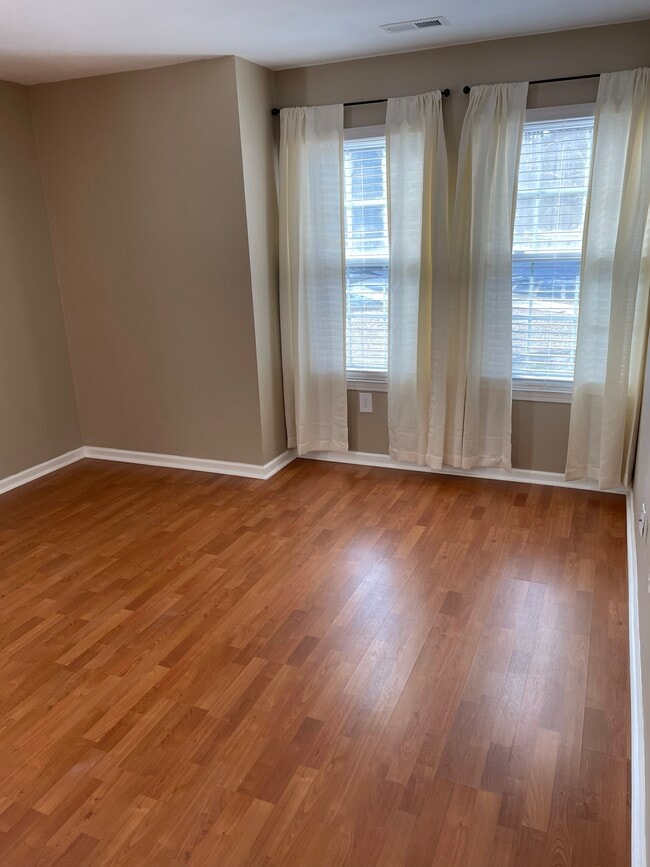 Building Photo - 1 Bridgewater Dr