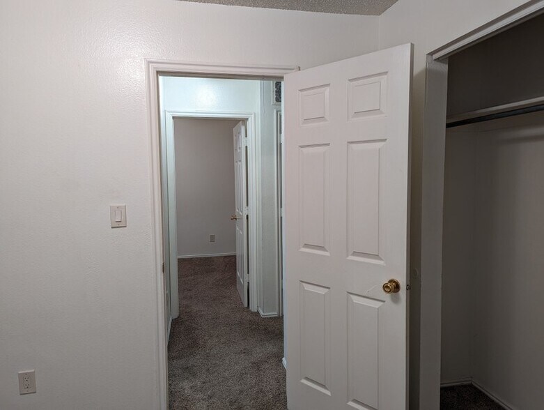 Building Photo - 247 N 200 E