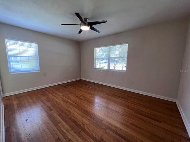 Building Photo - 1516 NW 14th Ave