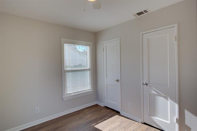 Building Photo - 10421 Losa Dr