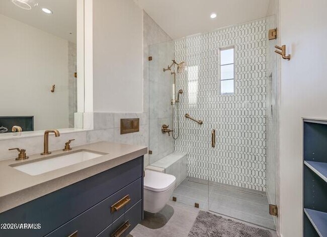 Building Photo - 8280 E Tailfeather Dr